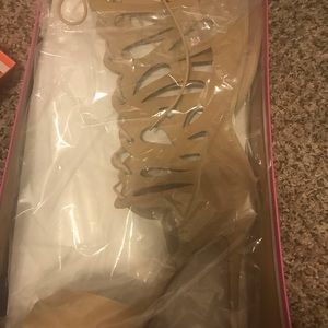 Size 11 taupe lace up heel sandal